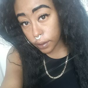 Meet your Posher, Rayne